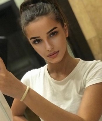 У меня нежные руки и чувственные губы, которые умеют доставлять удовольствие. Я сделаю все, чтобы ты почувствовал себя особенным и удовлетворенным.
🔥 Мои услуги включают классический секс, оральный секс, ролевые игры и фантазии. Я также могу быть твоей идеальной партнершей для встреч на деловых ужинах или путешествиях. Я гарантирую тебе полное удовлетворение и конфиденциальность.
💋 У меня есть много положительных отзывов от довольных клиентов, которые утверждают, что я – настоящая экспертка в сексе и истинная жрица любви. Смотри фотографии, чтобы увидеть, насколько я привлекательна.
🌟 Позволь себе забыть обо всем и позволь мне удовлетворить все твои сокровенные желания. Встречайся со мной в Москве, и я окружу тебя вниманием и лаской, доставляя незабываемые моменты наслаждения. Жду встречи с тобой! 💫 Татьяна